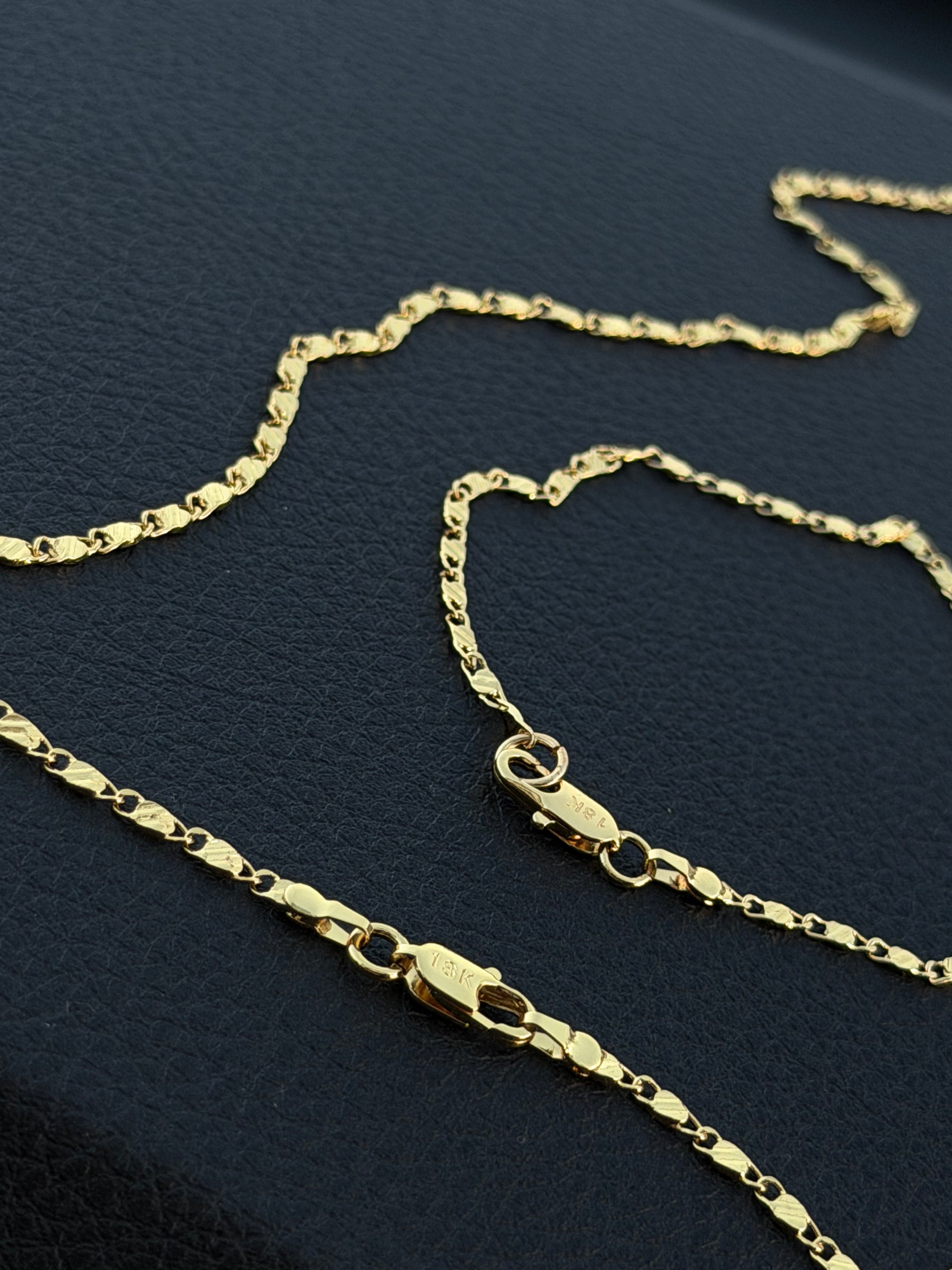 Елегантнен Копмлект 18К ланче с гривна